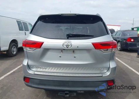 2017 Toyota Highlander Le Plus z USA, uszkodzony, nr VIN 5TDBZRFH3HS367760